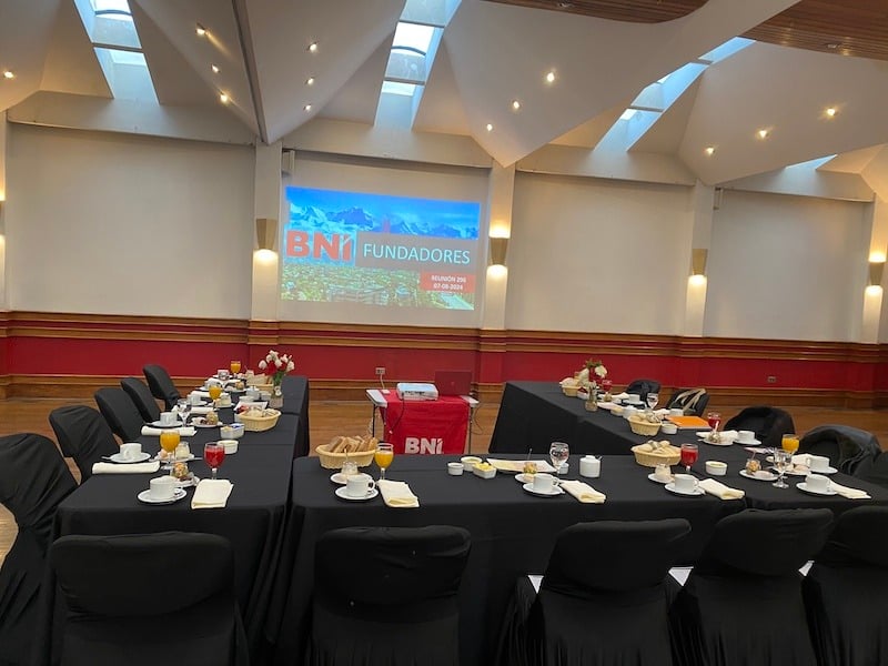 desayuno-corporativo-bni-club-suizo-nunoa-ulala-banqueteria