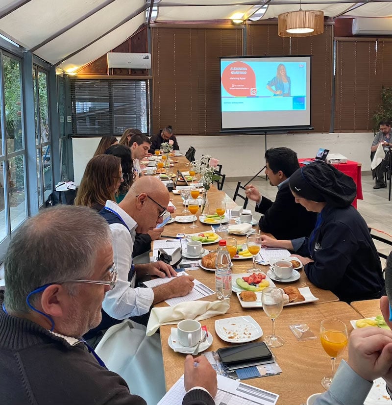 desayuno-santiago-ejecutivo-empresarios-bni-ulala-banqueteria