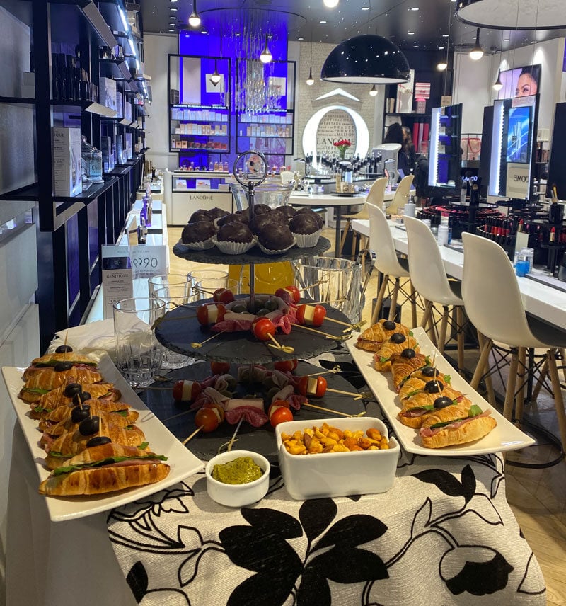 montaje-coctel-mesa-alta-lancome-costanera-center