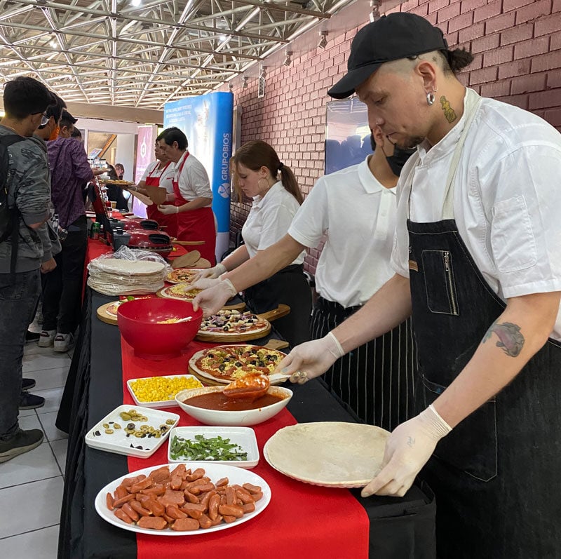 buffet-pizzas-a-la-piedra-uc-san-joaquin-ulala-banqueteria